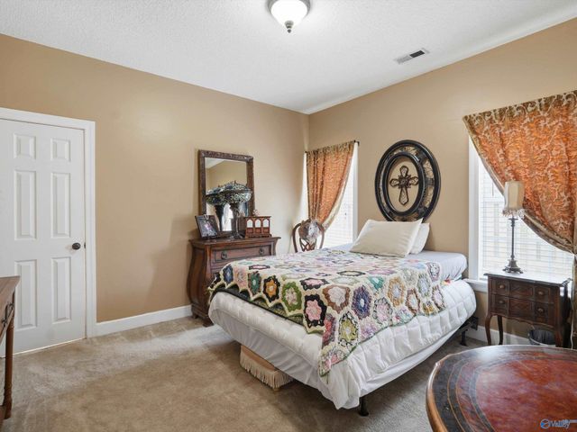 512 Sussex Drive SW, Huntsville, AL 35824