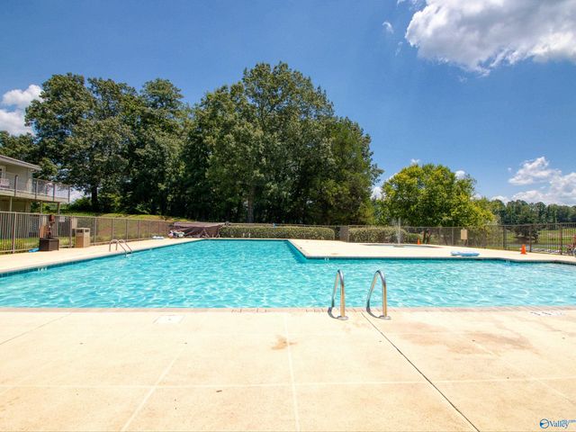 512 Sussex Drive SW, Huntsville, AL 35824