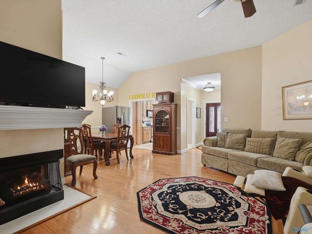 512 Sussex Drive SW, Huntsville, AL 35824