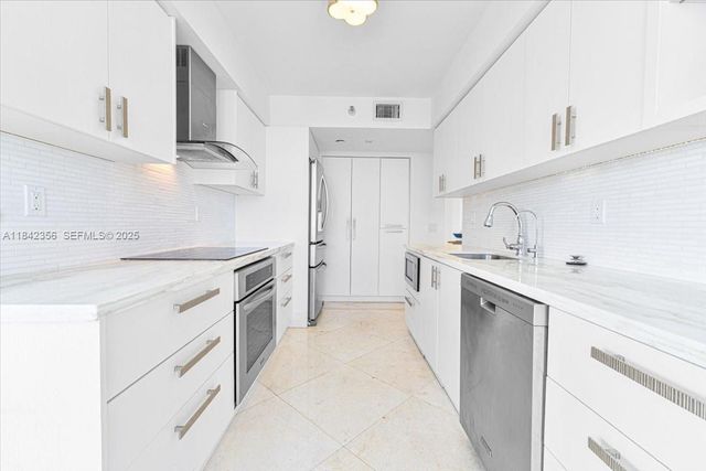 3500 Mystic Pointe Drive 2101, Aventura, FL 33180