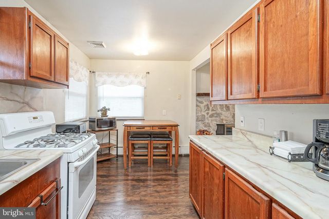 204 WAYNE AVENUE, Williamstown, NJ 08094