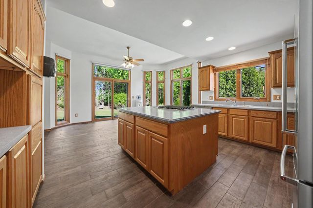 43697 Vintners Place Drive, Sterling Heights, MI 48314
