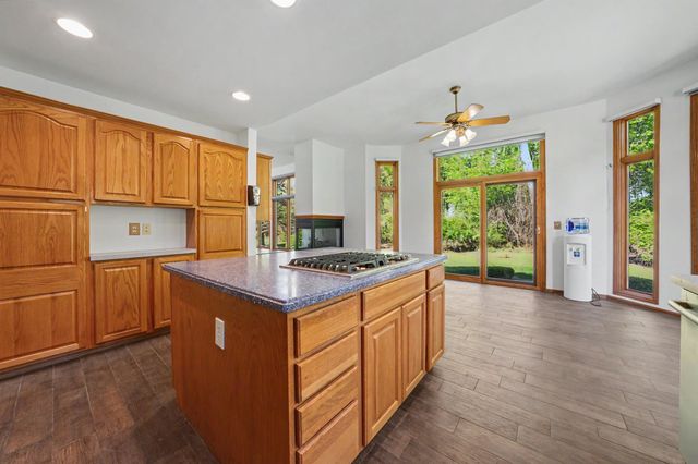 43697 Vintners Place Drive, Sterling Heights, MI 48314