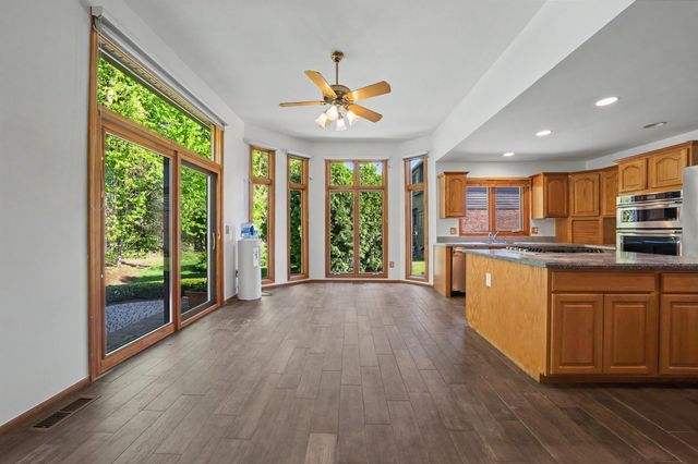 43697 Vintners Place Drive, Sterling Heights, MI 48314