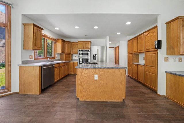 43697 Vintners Place Drive, Sterling Heights, MI 48314