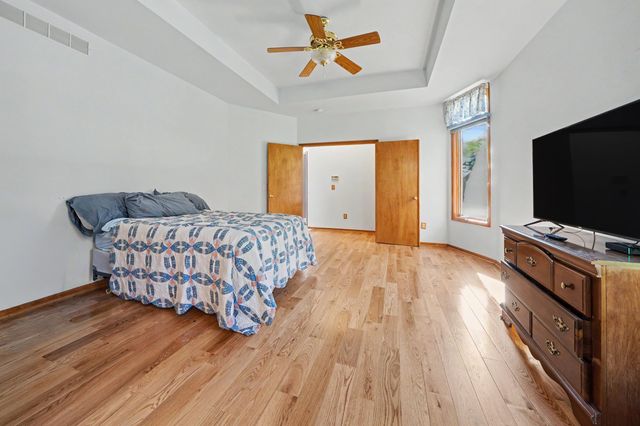 43697 Vintners Place Drive, Sterling Heights, MI 48314
