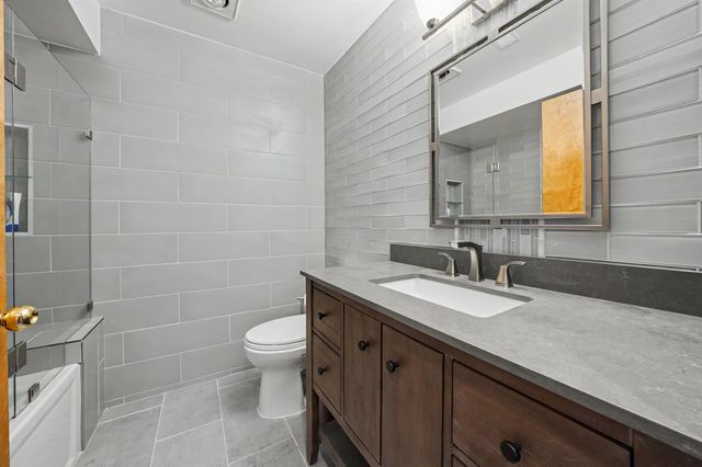 43697 Vintners Place Drive, Sterling Heights, MI 48314