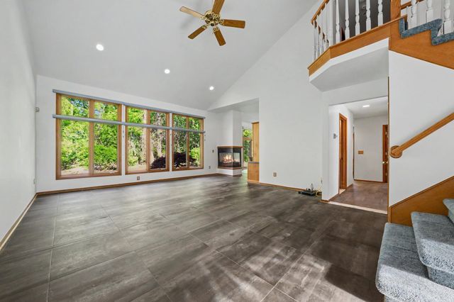 43697 Vintners Place Drive, Sterling Heights, MI 48314
