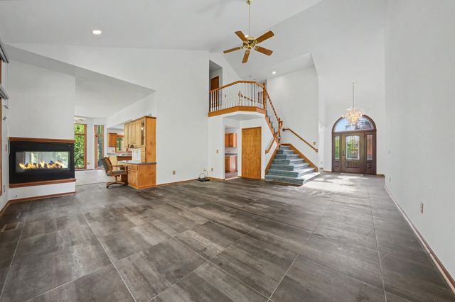 43697 Vintners Place Drive, Sterling Heights, MI 48314