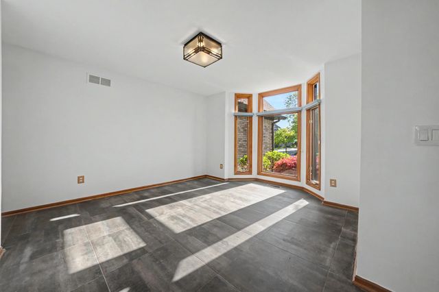 43697 Vintners Place Drive, Sterling Heights, MI 48314