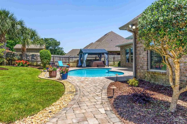 1513 Sabal Palm Dr, Gulf Breeze, FL 32563