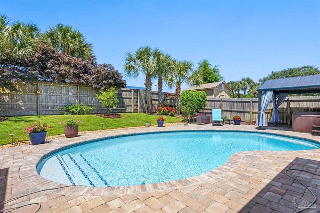 1513 Sabal Palm Dr, Gulf Breeze, FL 32563
