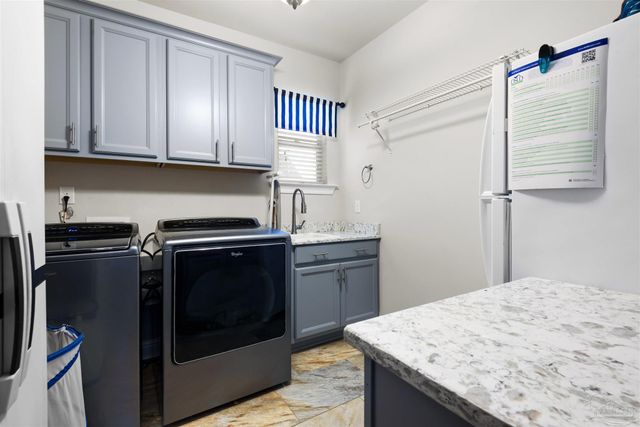 1513 Sabal Palm Dr, Gulf Breeze, FL 32563