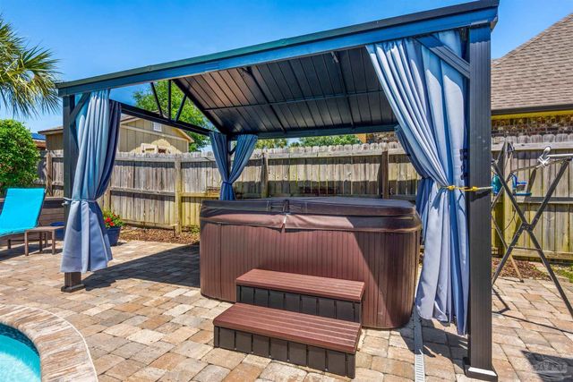 1513 Sabal Palm Dr, Gulf Breeze, FL 32563
