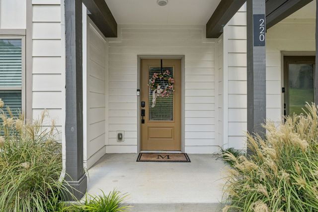 220 Thompson Park Dr, Nashville, TN 37211