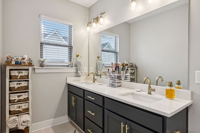 220 Thompson Park Dr, Nashville, TN 37211