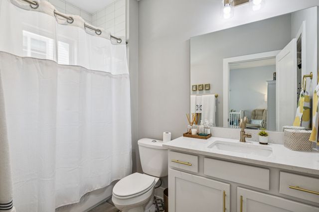 220 Thompson Park Dr, Nashville, TN 37211