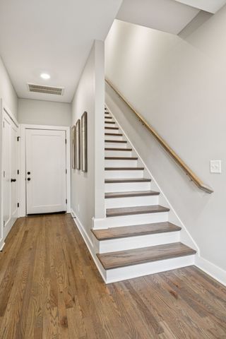 220 Thompson Park Dr, Nashville, TN 37211