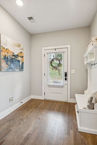 220 Thompson Park Dr, Nashville, TN 37211