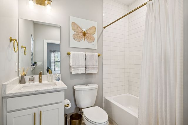 220 Thompson Park Dr, Nashville, TN 37211