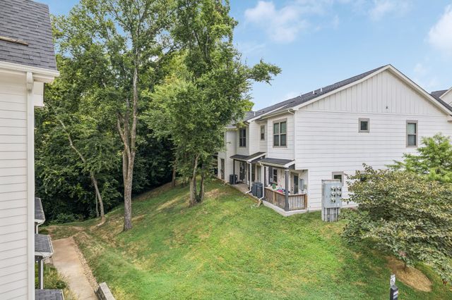 220 Thompson Park Dr, Nashville, TN 37211