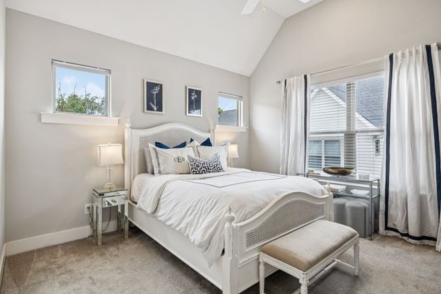 220 Thompson Park Dr, Nashville, TN 37211