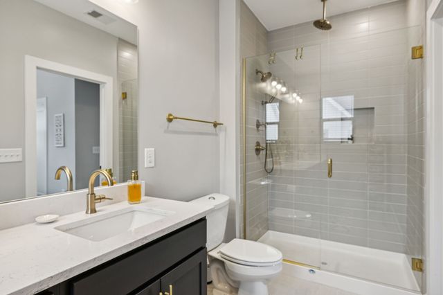 220 Thompson Park Dr, Nashville, TN 37211