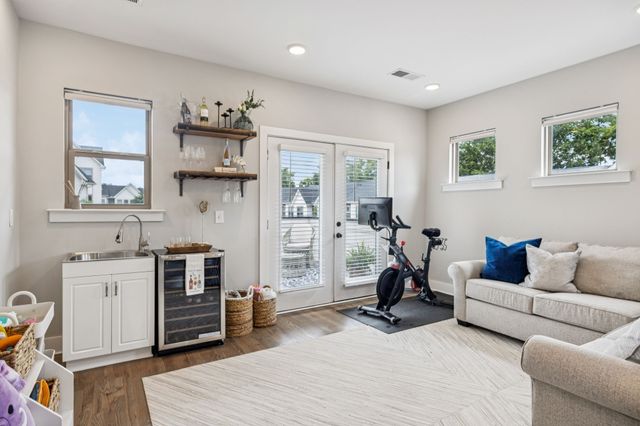 220 Thompson Park Dr, Nashville, TN 37211