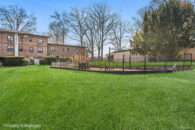 9 Manchester Road 2R, Eastchester, NY 10709