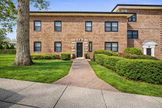 9 Manchester Road 2R, Eastchester, NY 10709