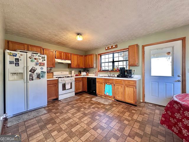 276 Oglesby Bridge Road SE, Conyers, GA 30094