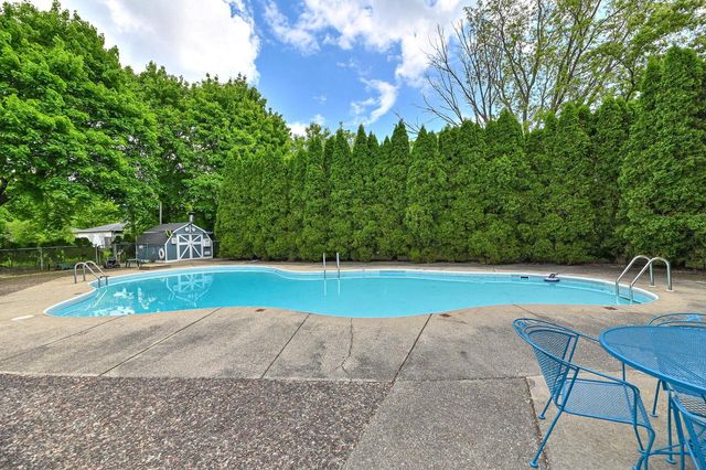 6143 W Howard AVENUE #9, Greenfield, WI 53220