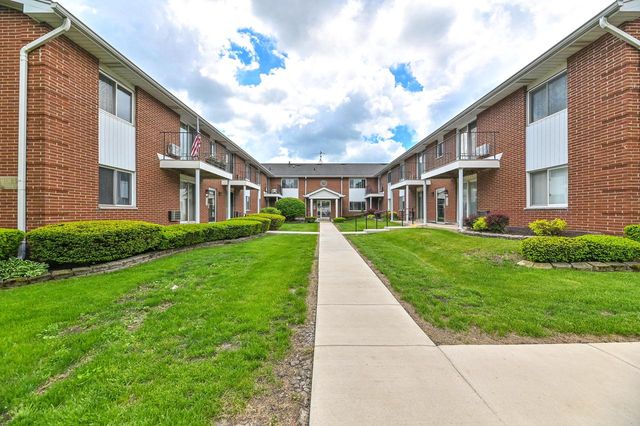6143 W Howard AVENUE #9, Greenfield, WI 53220