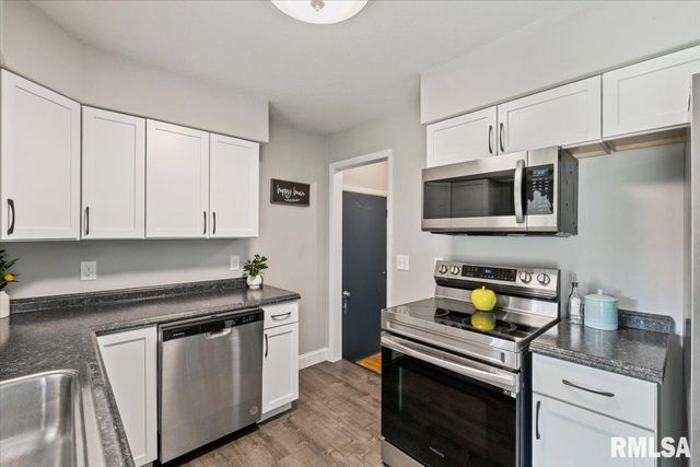 1107 N THORNWOOD Avenue, Davenport, IA 52804