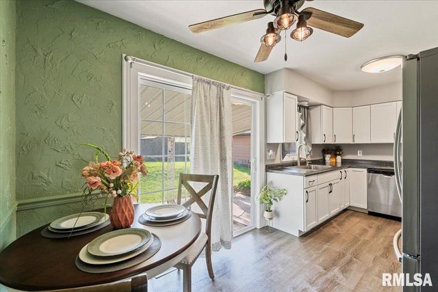 1107 N THORNWOOD Avenue, Davenport, IA 52804