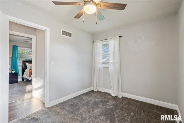 1107 N THORNWOOD Avenue, Davenport, IA 52804