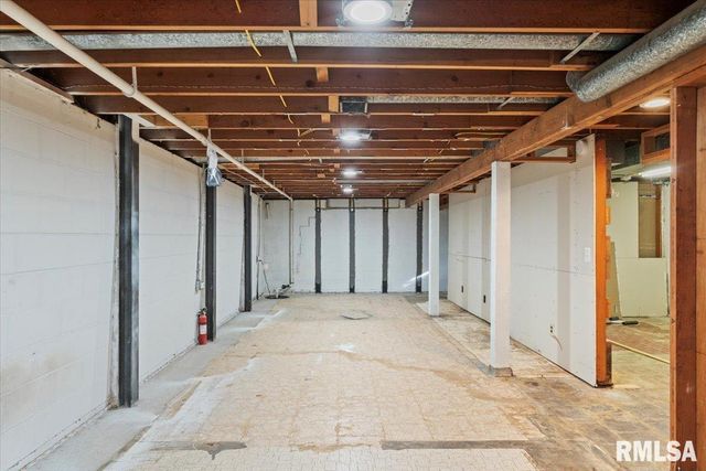 1107 N THORNWOOD Avenue, Davenport, IA 52804