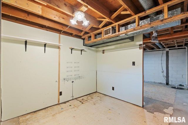 1107 N THORNWOOD Avenue, Davenport, IA 52804