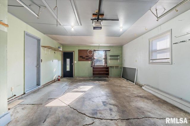 1107 N THORNWOOD Avenue, Davenport, IA 52804