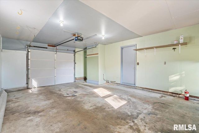 1107 N THORNWOOD Avenue, Davenport, IA 52804