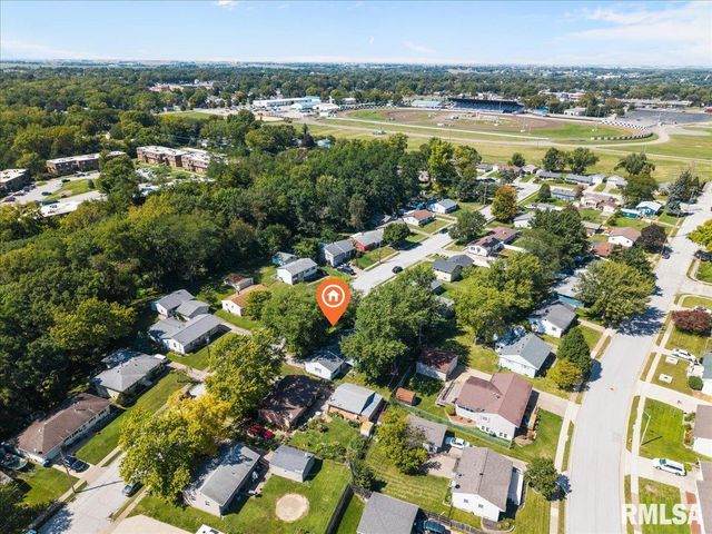 1107 N THORNWOOD Avenue, Davenport, IA 52804