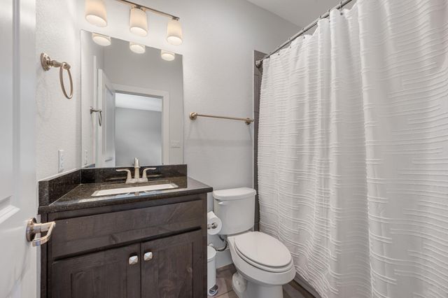 401 Skyflower DR, Georgetown, TX 78628