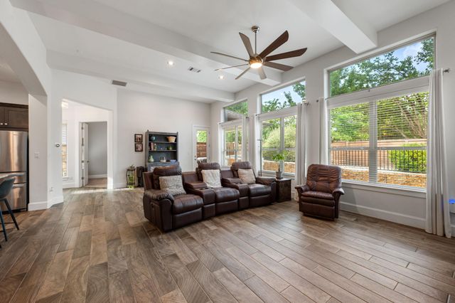 401 Skyflower DR, Georgetown, TX 78628