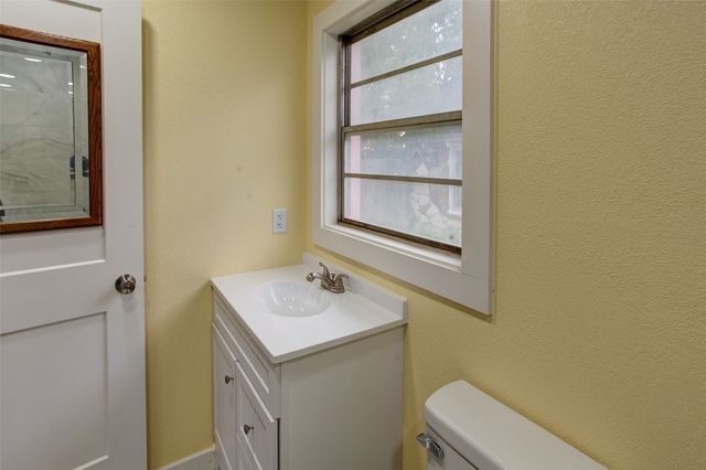 2000 Standifer Street, Fort Worth, TX 76164