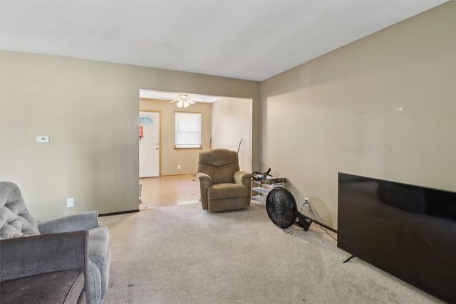 5120 SW 14th Street, Des Moines, IA 50315