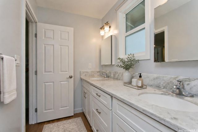2254 Metcalf Street, Honolulu, HI 96822