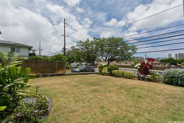 2254 Metcalf Street, Honolulu, HI 96822