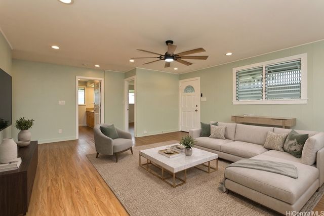 2254 Metcalf Street, Honolulu, HI 96822