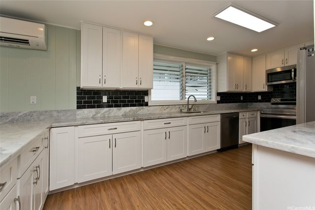 2254 Metcalf Street, Honolulu, HI 96822