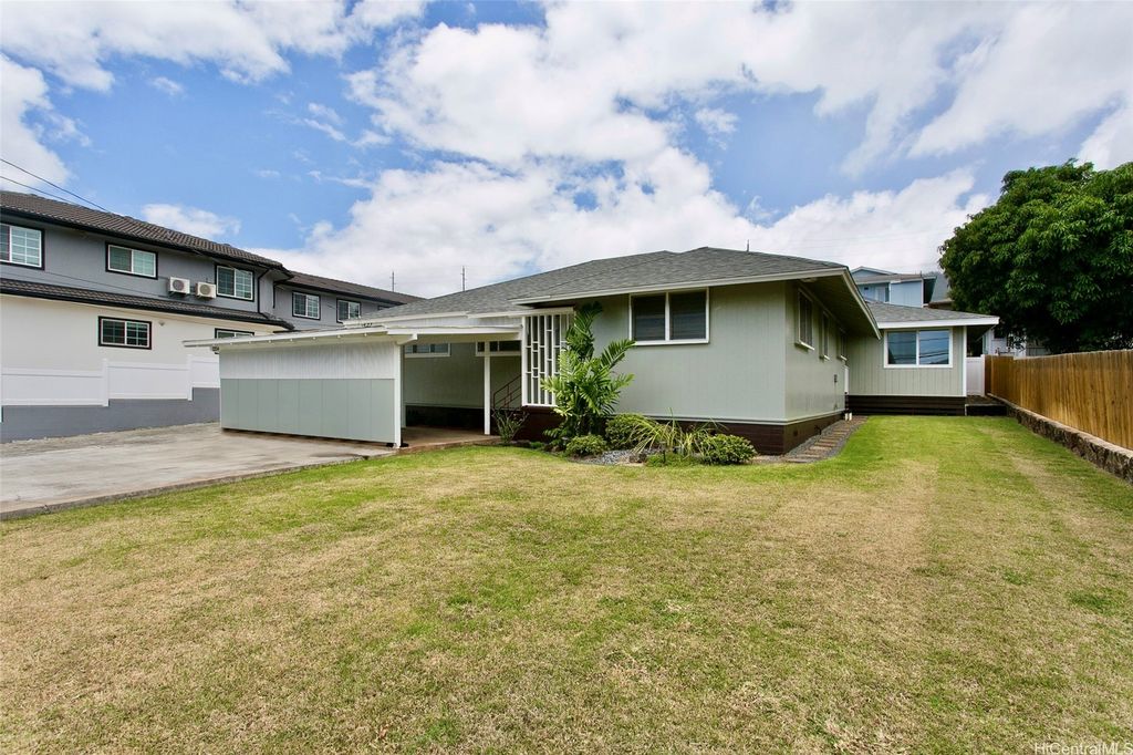 2254 Metcalf Street, Honolulu, HI 96822